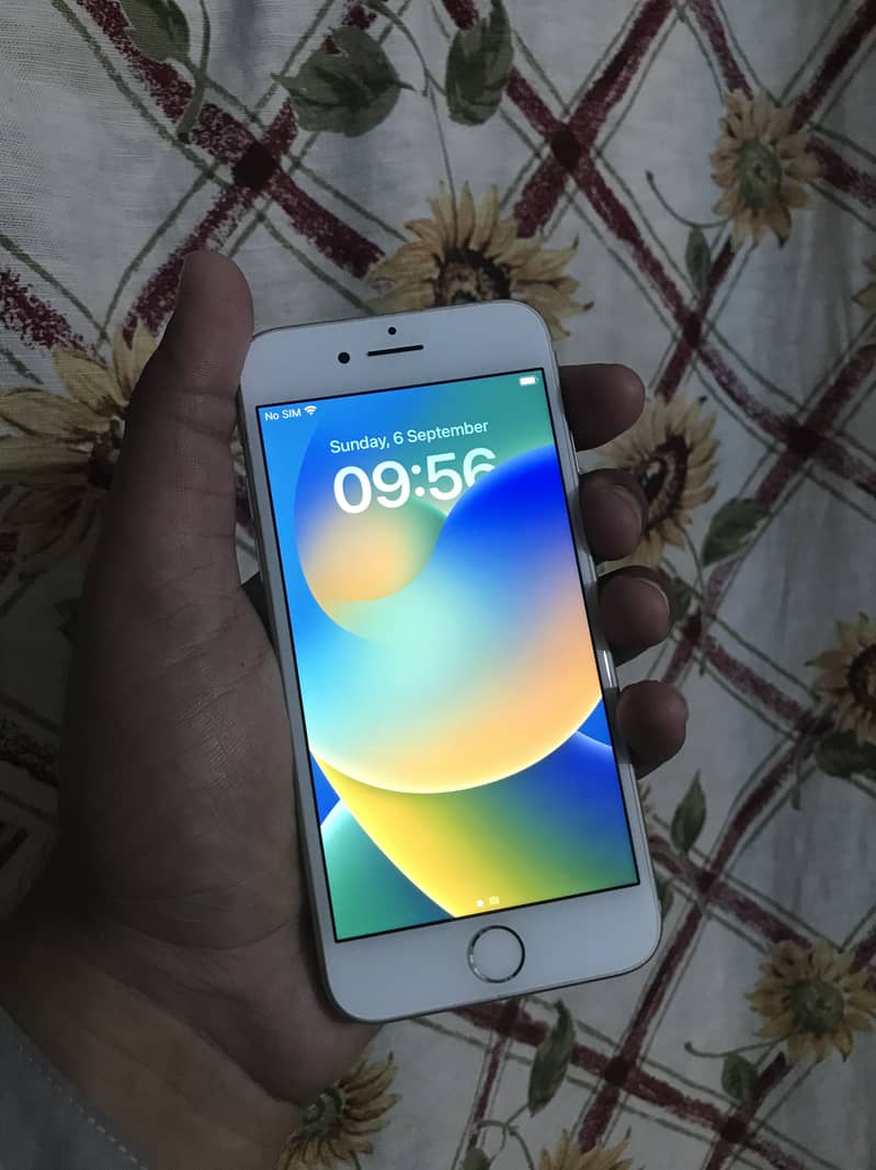 Apple iPhone 8 3