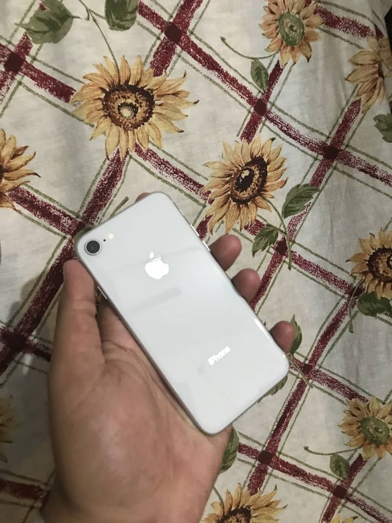Apple iPhone 8 6