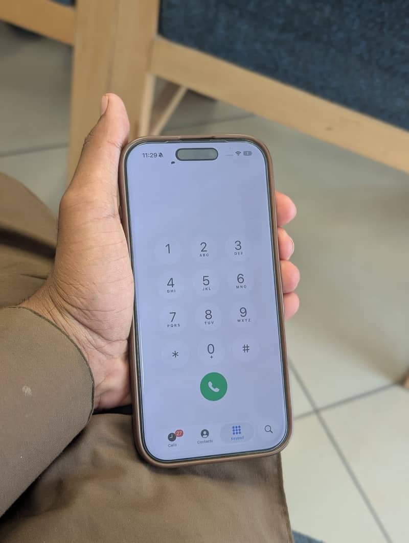 Apple iPhone 16 Pro 1