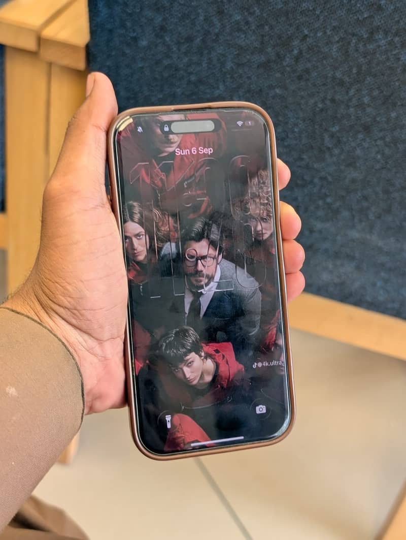 Apple iPhone 16 Pro 3