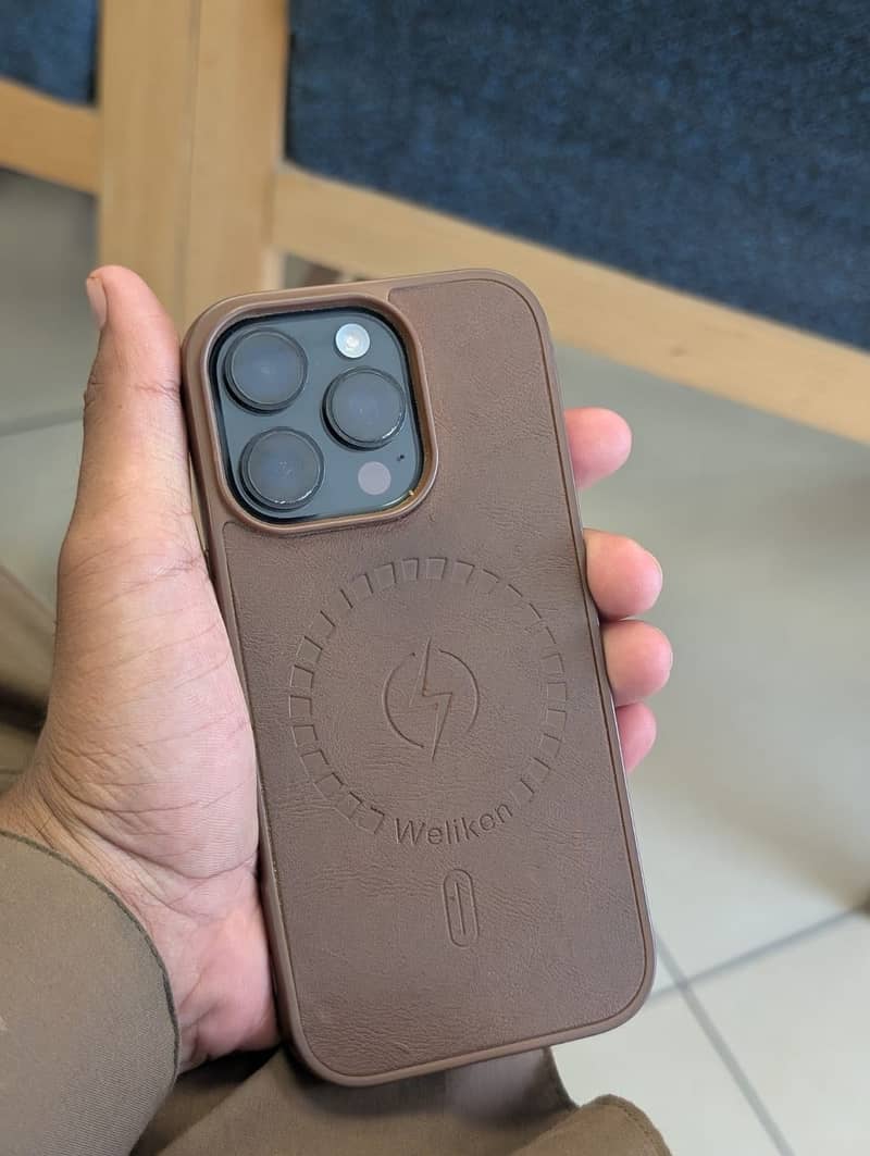 Apple iPhone 16 Pro 4