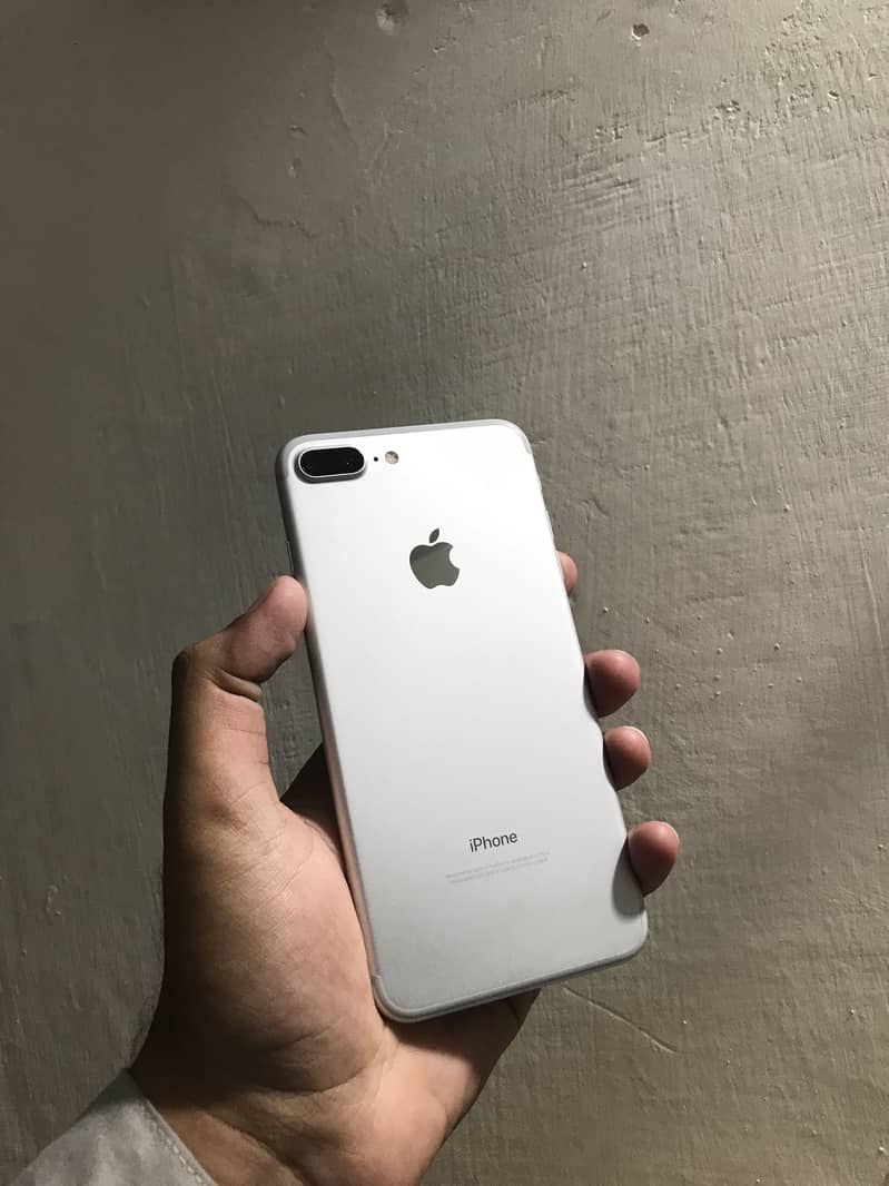 Apple iPhone 7 Plus 0