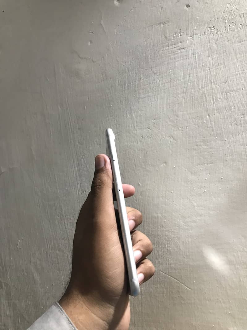 Apple iPhone 7 Plus 3