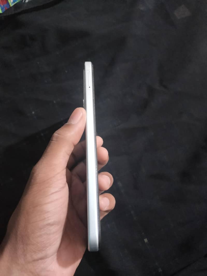 Tecno Spark 40 4