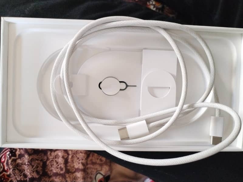 Apple iPhone 16 Pro Max 6