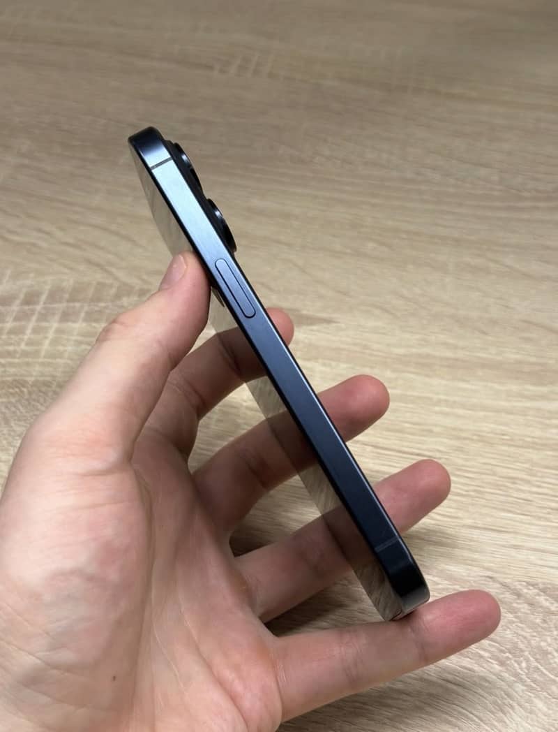 Apple iPhone 15 Pro 1