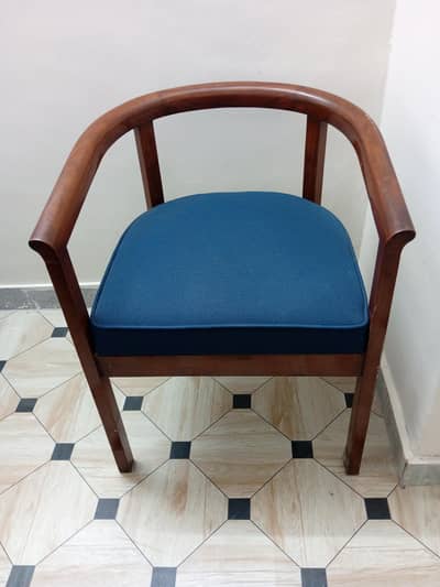 4 Chairs