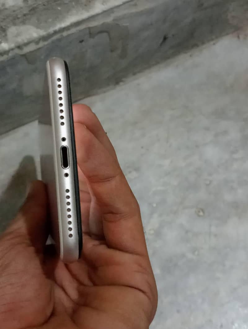 Apple iPhone 7 Plus 2
