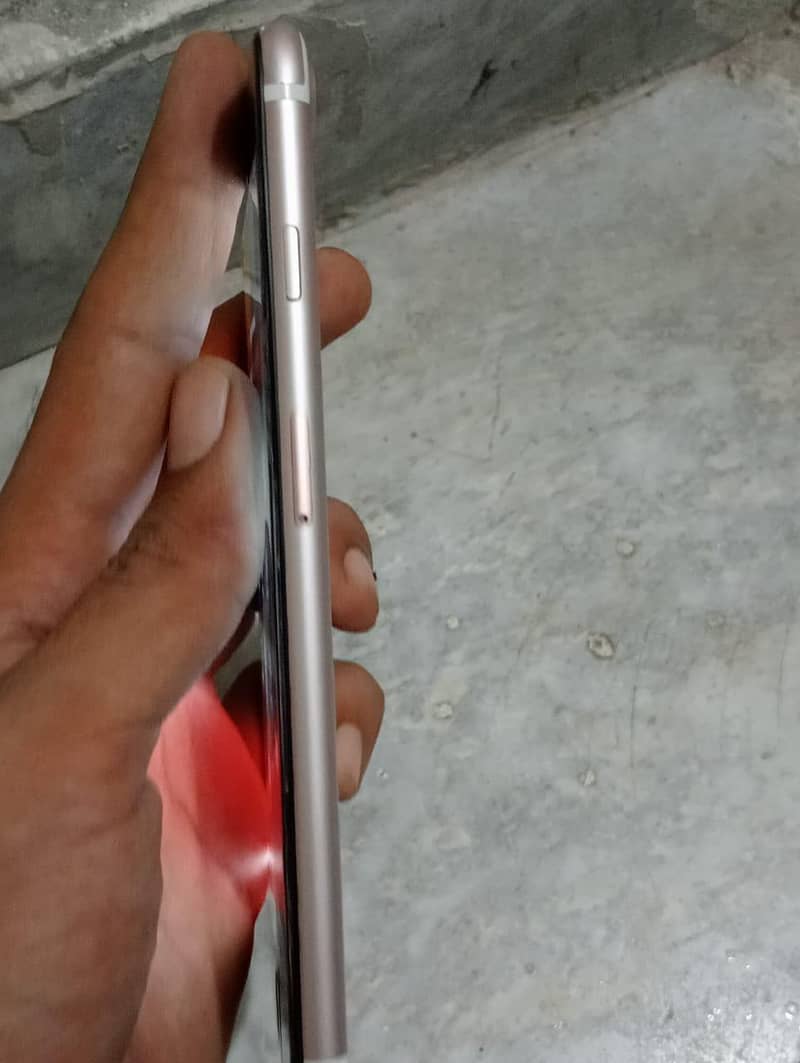 Apple iPhone 7 Plus 3