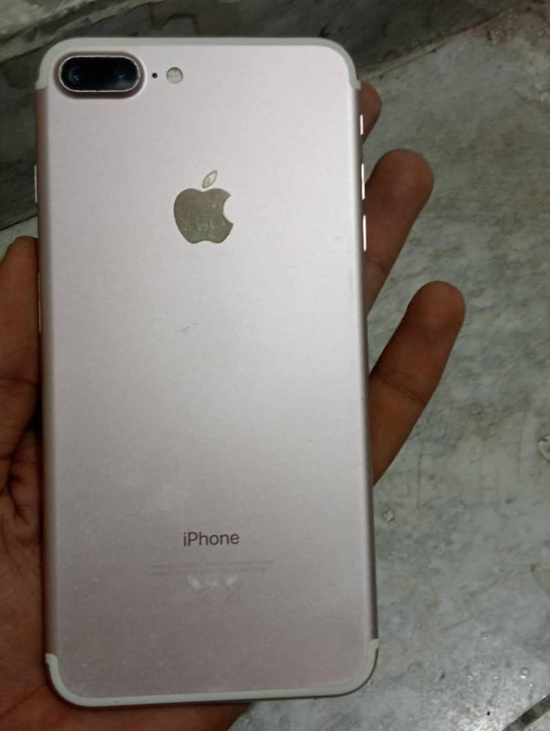 Apple iPhone 7 Plus 6
