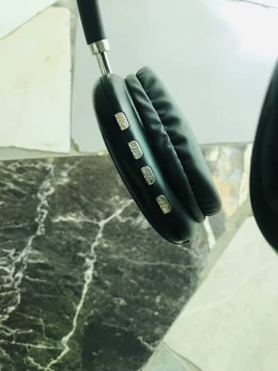 P9 head sets