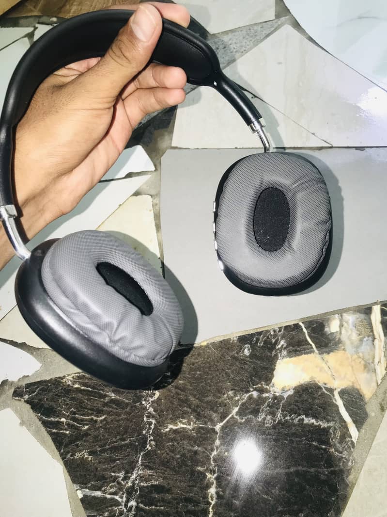 P9 head sets 5
