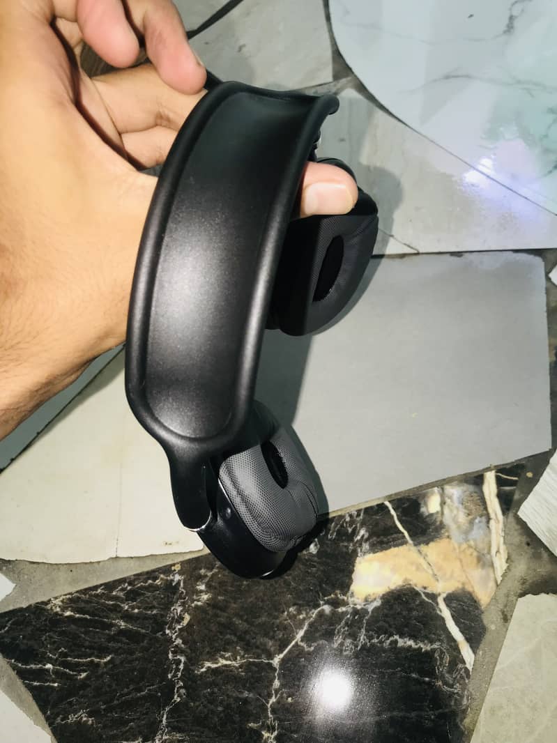 P9 head sets 7