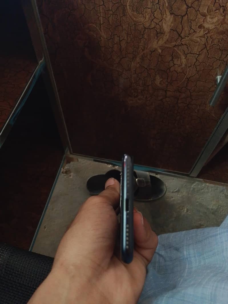 Apple iPhone X 4