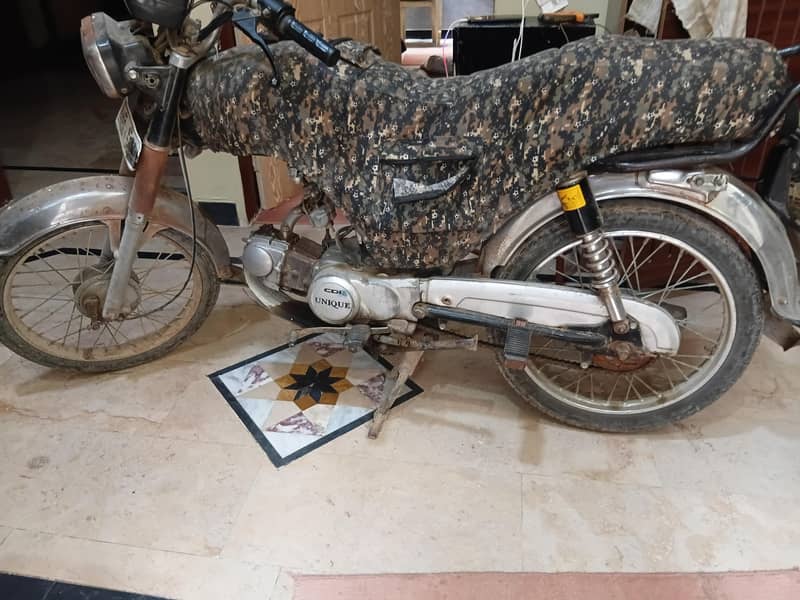uniqa 2009 Model 0
