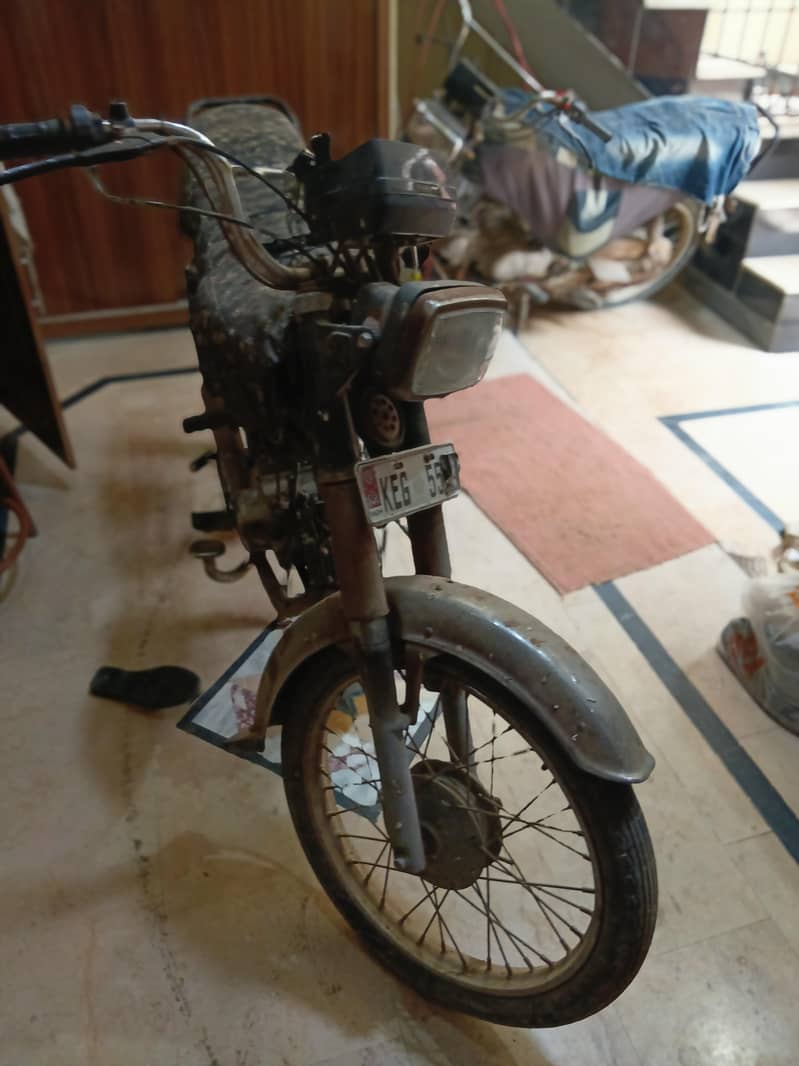 uniqa 2009 Model 2