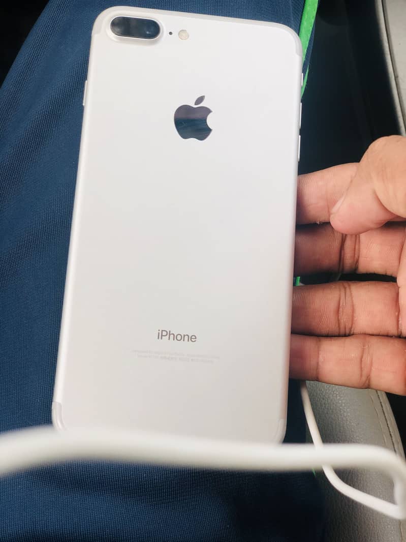 Apple iPhone 7 Plus 0
