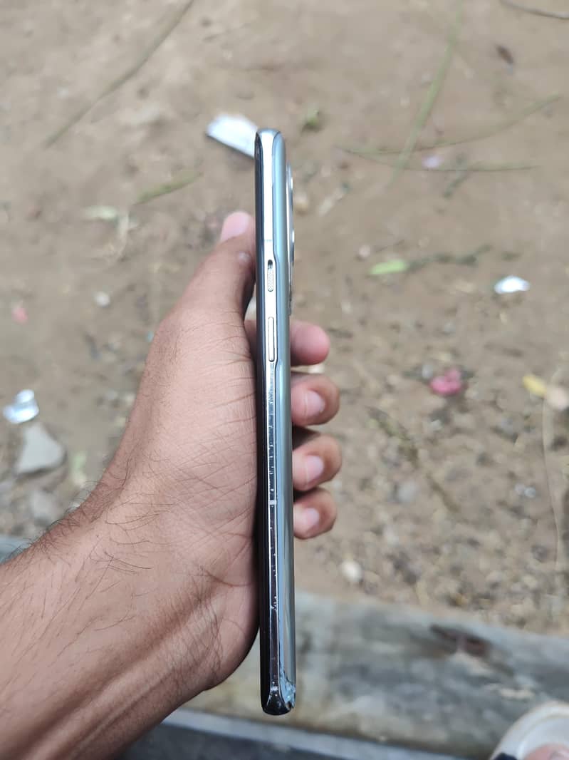 One Plus 9 Pro 4