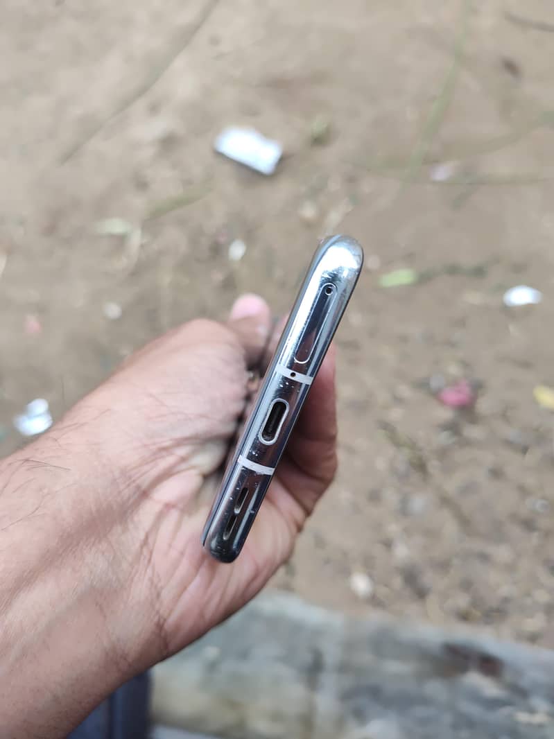 One Plus 9 Pro 6