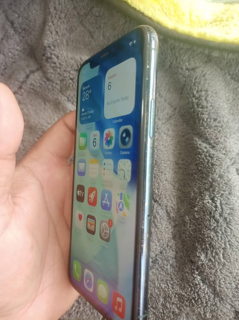Apple iPhone 11 Pro 3