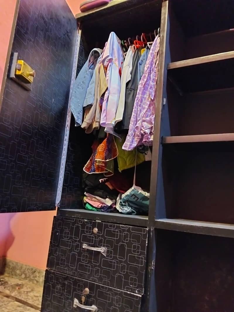 wardrobe 4