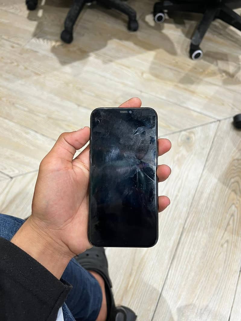 Apple iPhone 11 Pro 2