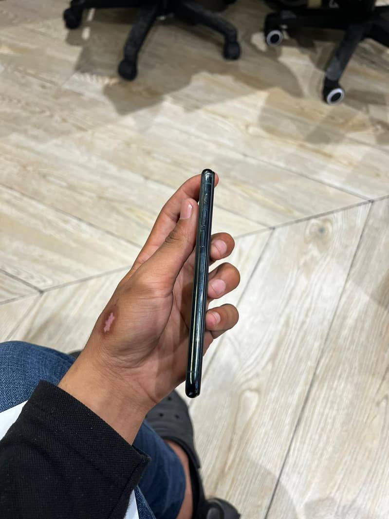Apple iPhone 11 Pro 5