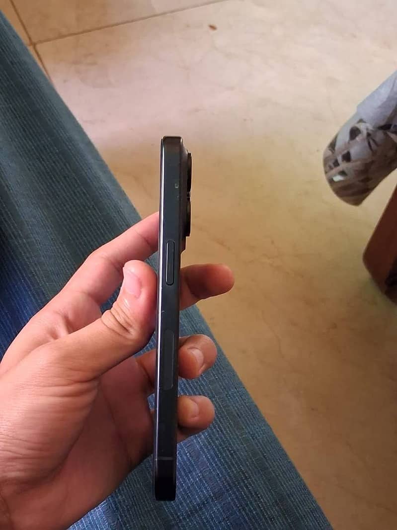 Apple iPhone 15 Pro 1