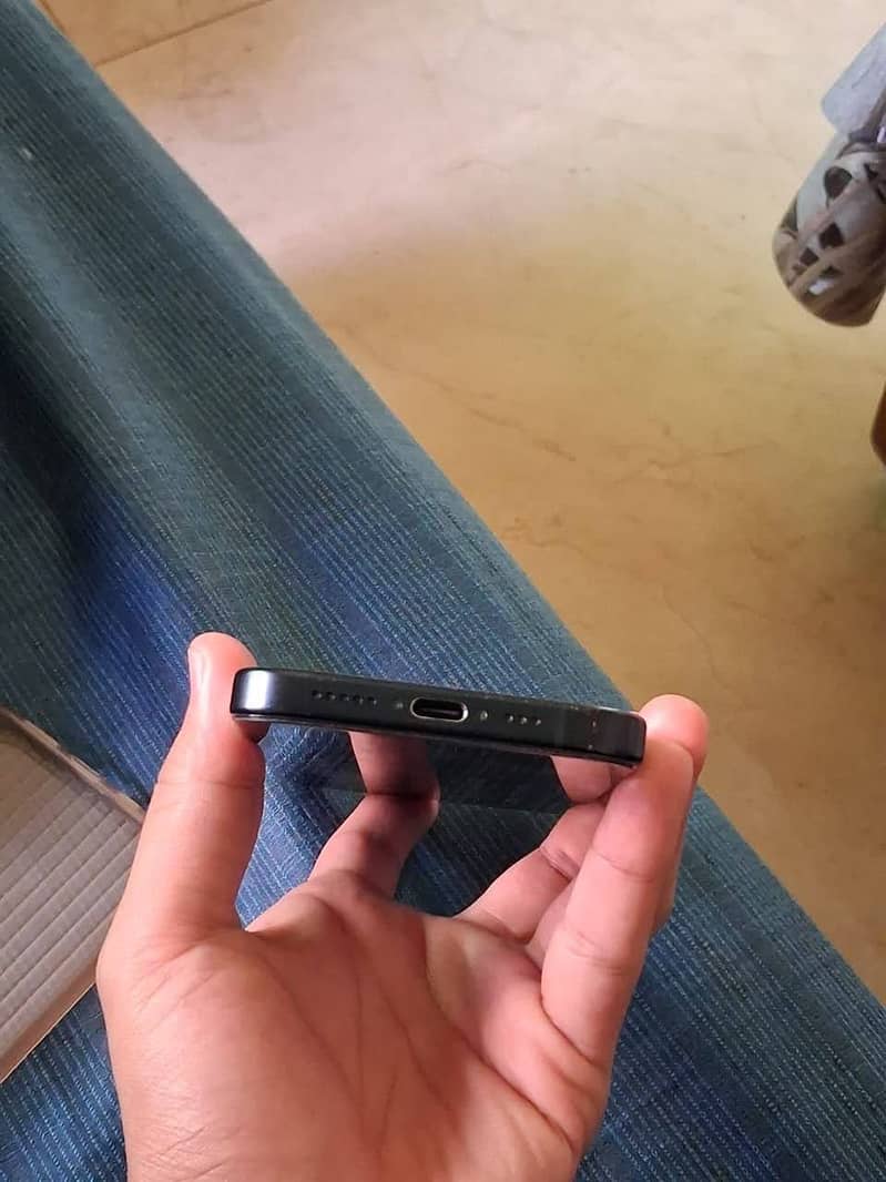Apple iPhone 15 Pro 3