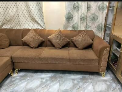 Modern L-shaped 7-seater sectional sofa