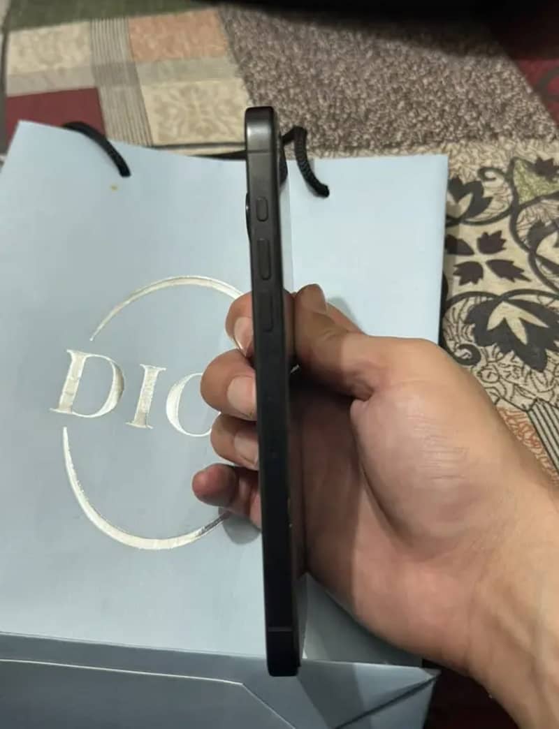 Apple iPhone 15 Pro Max 1