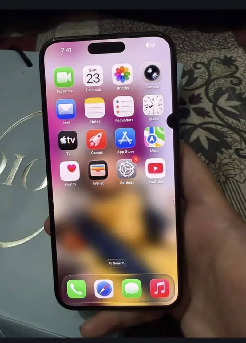 Apple iPhone 15 Pro Max 4