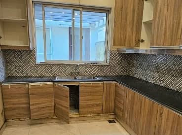 Prime Location Upper Portion In Model Town Sized 1 Kanal Is Available