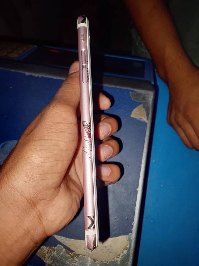 Apple iPhone 6S Plus 1