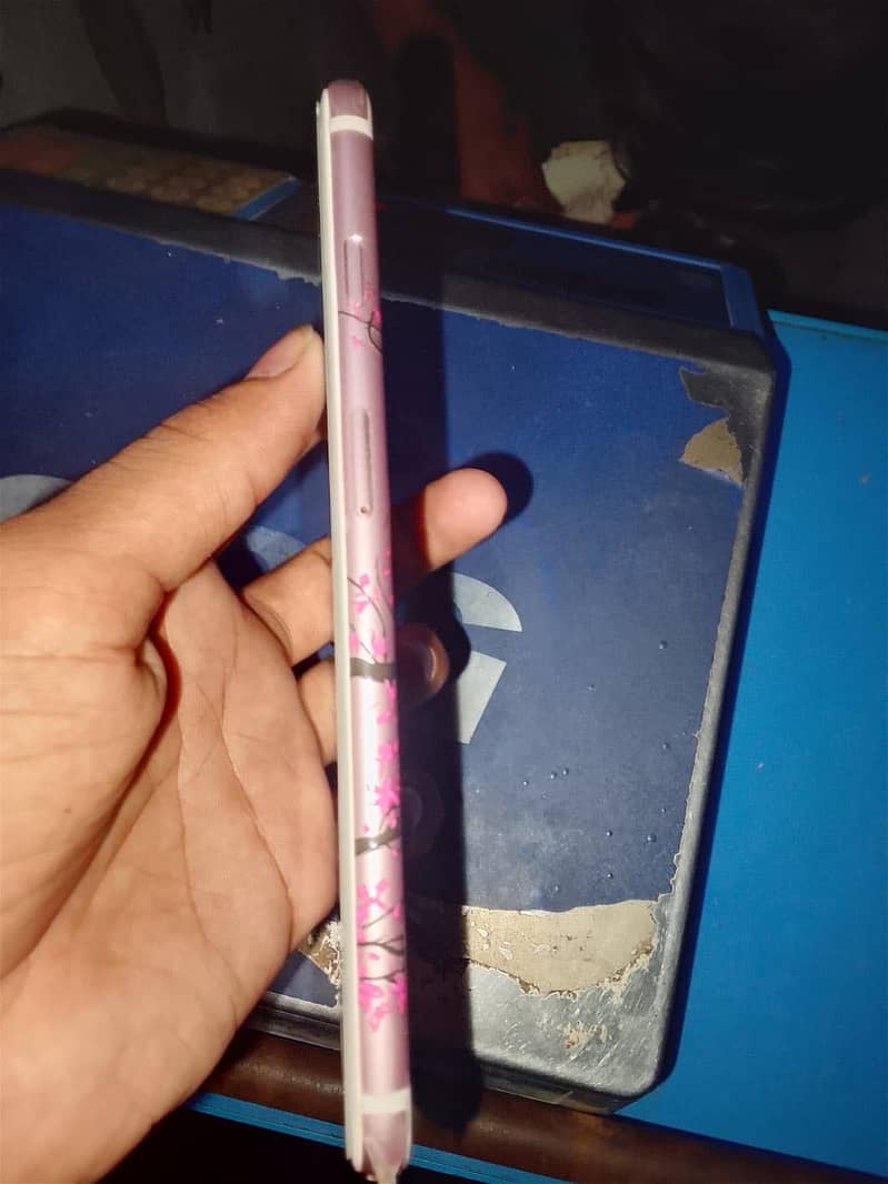 Apple iPhone 6S Plus 4