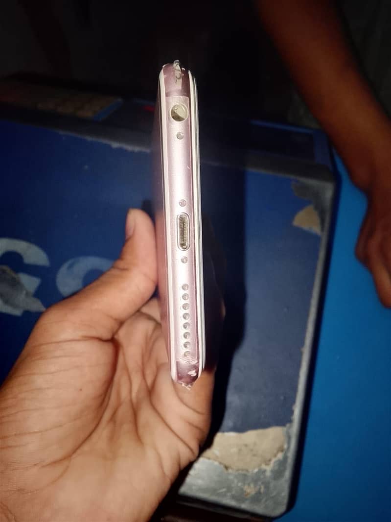 Apple iPhone 6S Plus 5