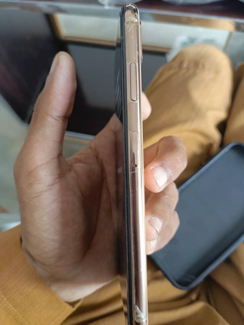 Apple iPhone XS Max 2