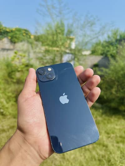 Apple iPhone 13