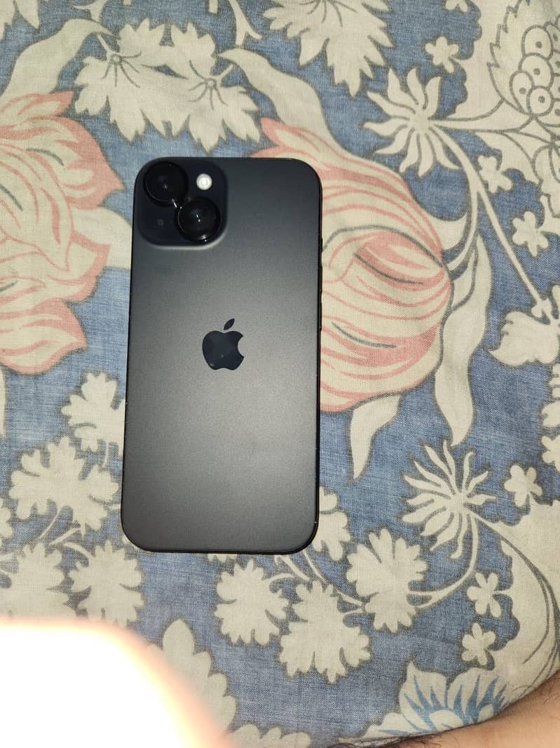 Apple iPhone 15 6