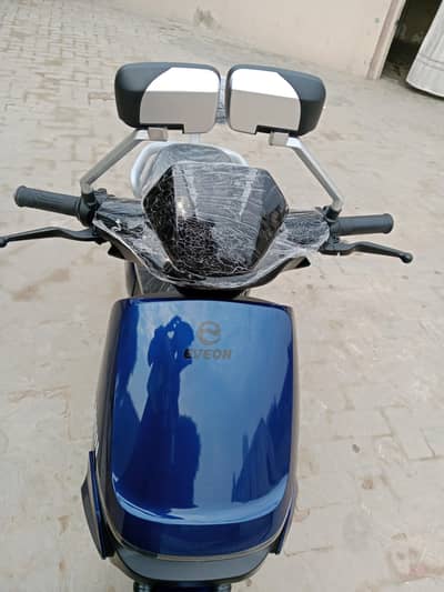 ek charging mein 100 kilometer lithium battery ke sath