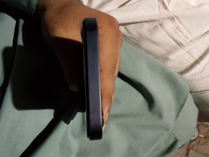 Apple iPhone 12 6