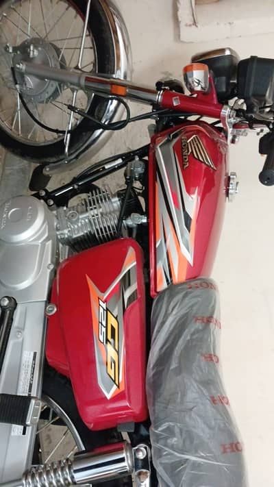 | Honda | CG 125 | Model 2027 | Condition 10/10 |