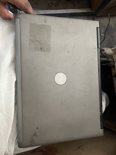 Dell leptop for sale finl price he 8000 rupees