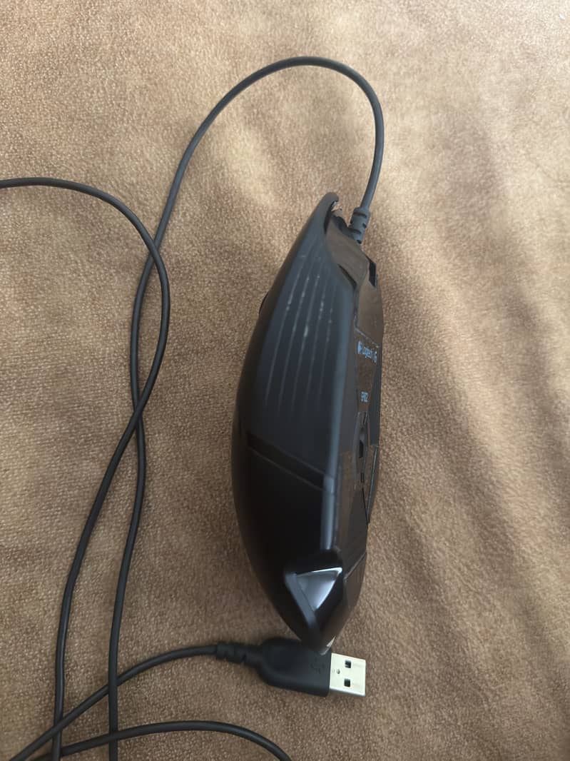 Logitech G402 1