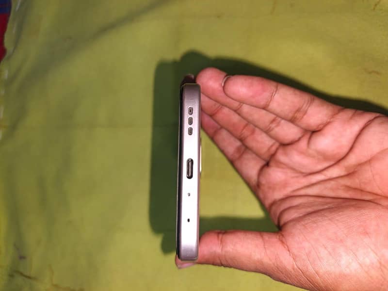 OPPO A6 8