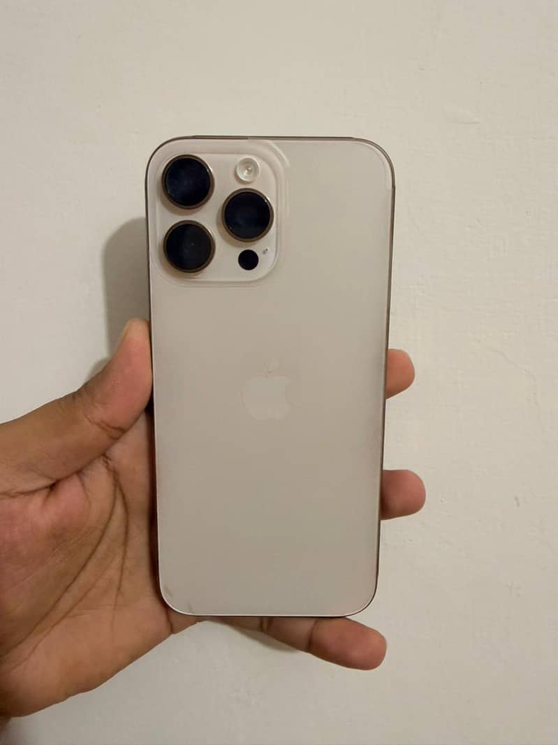 Apple iPhone 16 Pro Max 0