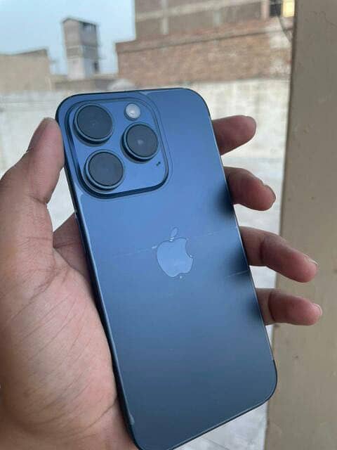 Apple iPhone 15 Pro 0