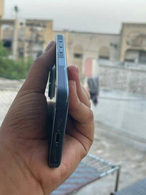 Apple iPhone 15 Pro 1