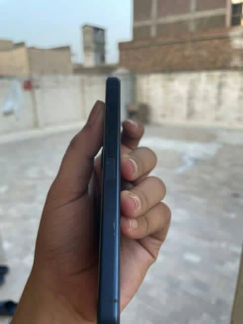 Apple iPhone 15 Pro 4