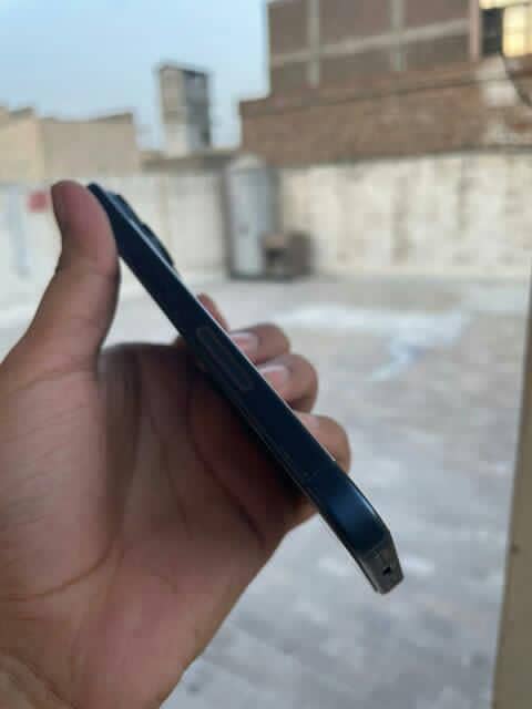 Apple iPhone 15 Pro 6